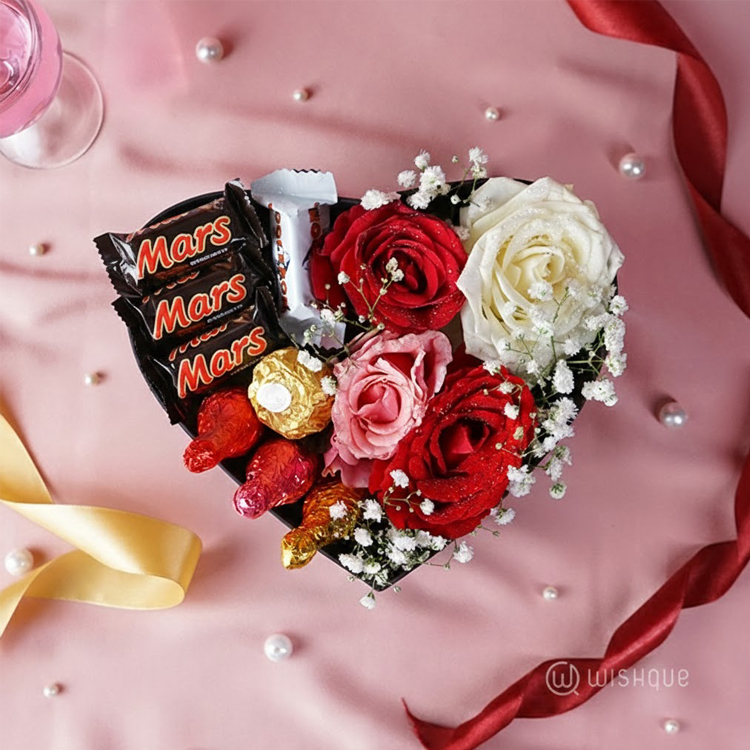 Fresh Roses & Mix Chocolates Heart Box