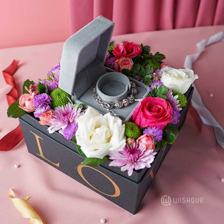 Charm Beads Fresh Rose Valentine's Day Gift Box