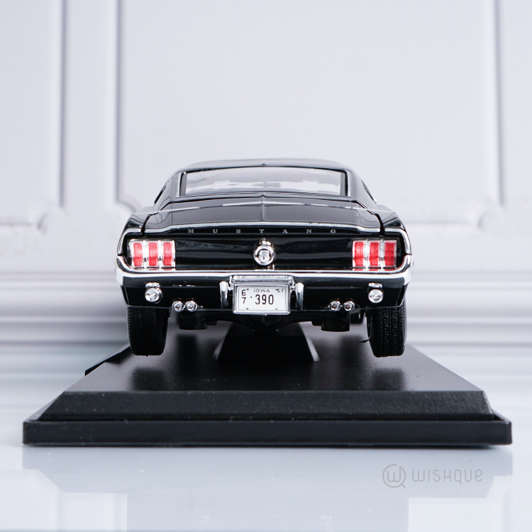 Maisto 1967 Ford Mustang GTA Fastback Special Edition - Black