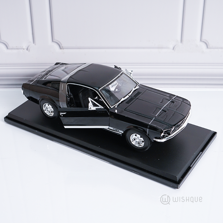 Maisto 1967 Ford Mustang GTA Fastback Special Edition - Black