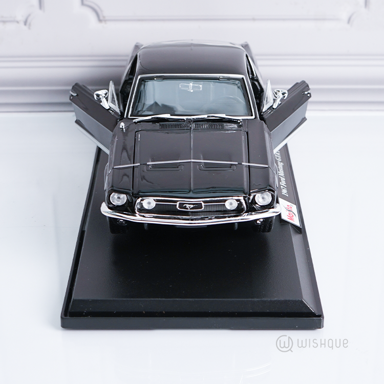 Maisto 1967 Ford Mustang GTA Fastback Special Edition - Black