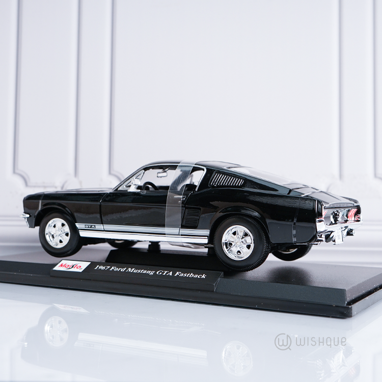 Maisto 1967 Ford Mustang GTA Fastback Special Edition - Black
