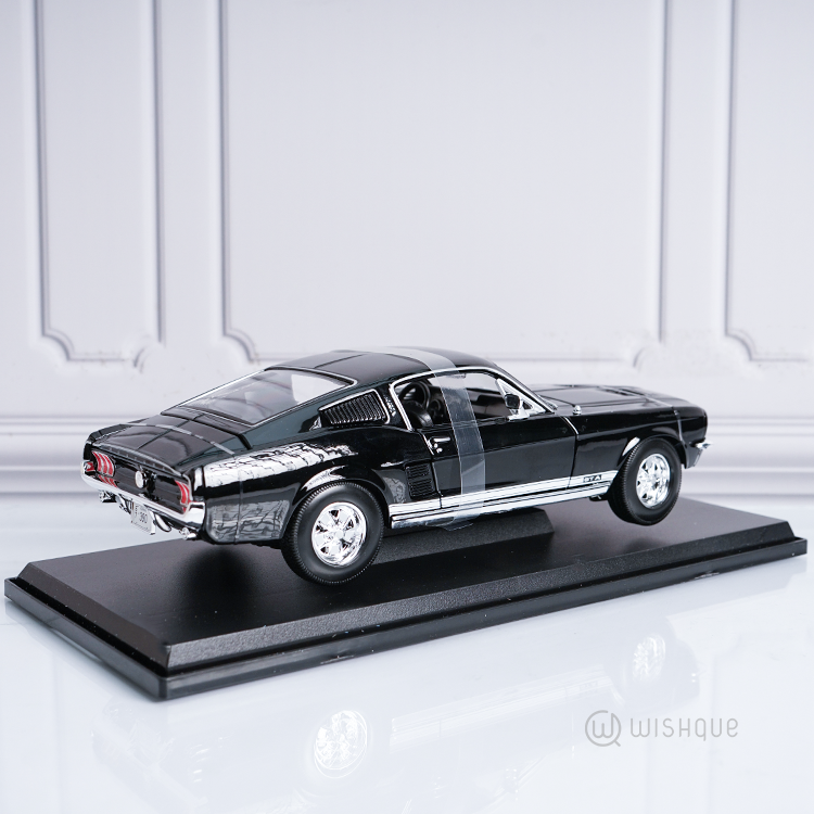 Maisto 1967 Ford Mustang GTA Fastback Special Edition - Black