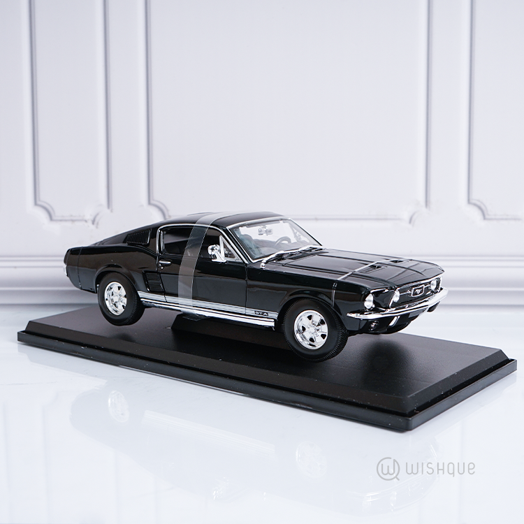 Maisto 1967 Ford Mustang GTA Fastback Special Edition - Black