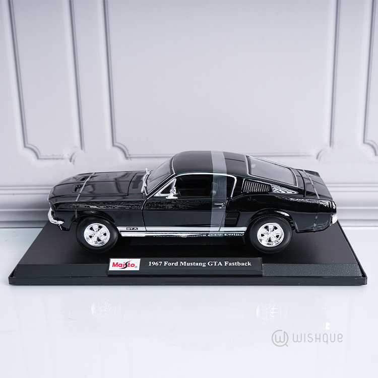 Maisto 1967 Ford Mustang GTA Fastback Special Edition - Black