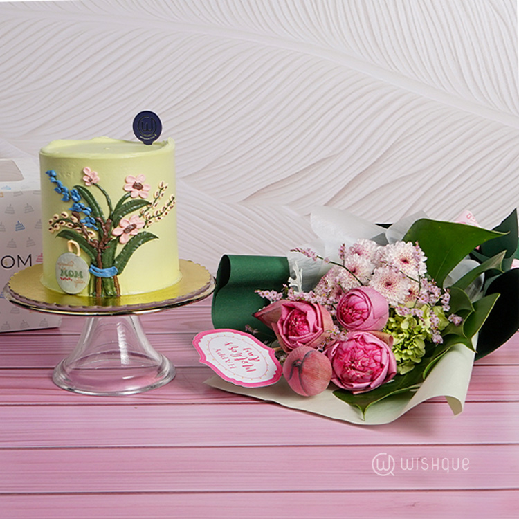 Adarei Amma With MOM Floral Gift Set