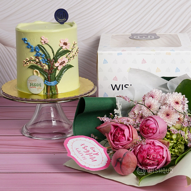 Adarei Amma With MOM Floral Gift Set