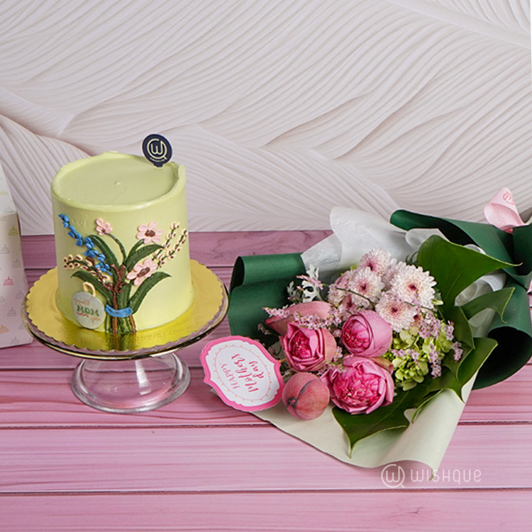 Adarei Amma With MOM Floral Gift Set