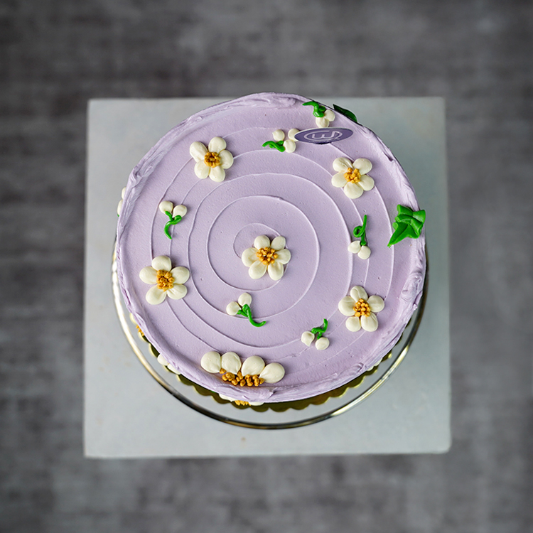 Lilac Daisy Ribbon Cake