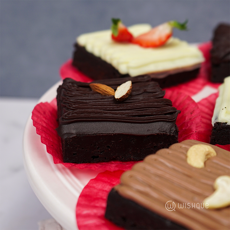 Triple Ganache Brownie Box ( 9 Pcs )