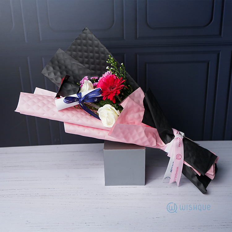 Graduate’s Pride Fresh Flower Bouquet