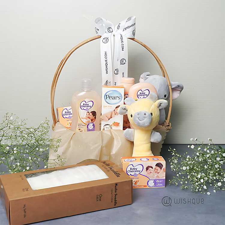 Essential Sweet & Cuddles Unisex Baby Hamper