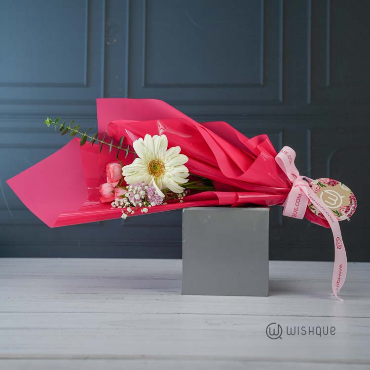 Dewdrop Berry Mini Bouquet