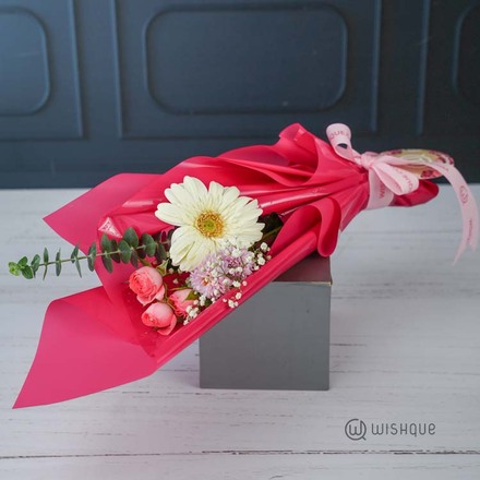 Dewdrop Berry Mini Bouquet