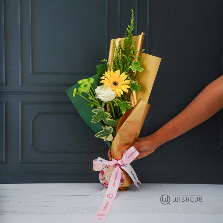 Ivory Sunshine Mini Flower Bouquet
