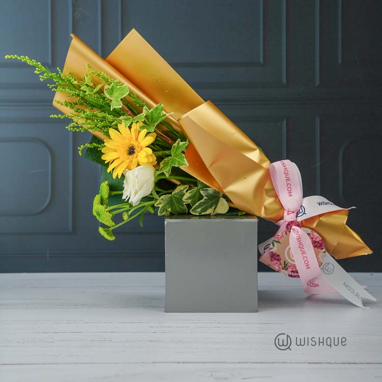 Ivory Sunshine Mini Flower Bouquet