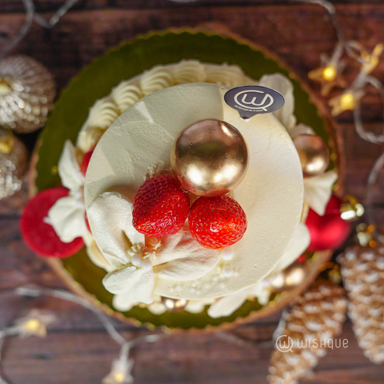Cocoa Berry Snow Coated Xmas Tower Cake