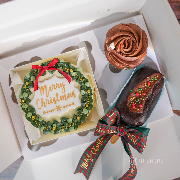 Merry Christmas Mini Wreath Assorted Pack