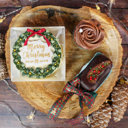 Merry Christmas Mini Wreath Assorted Pack