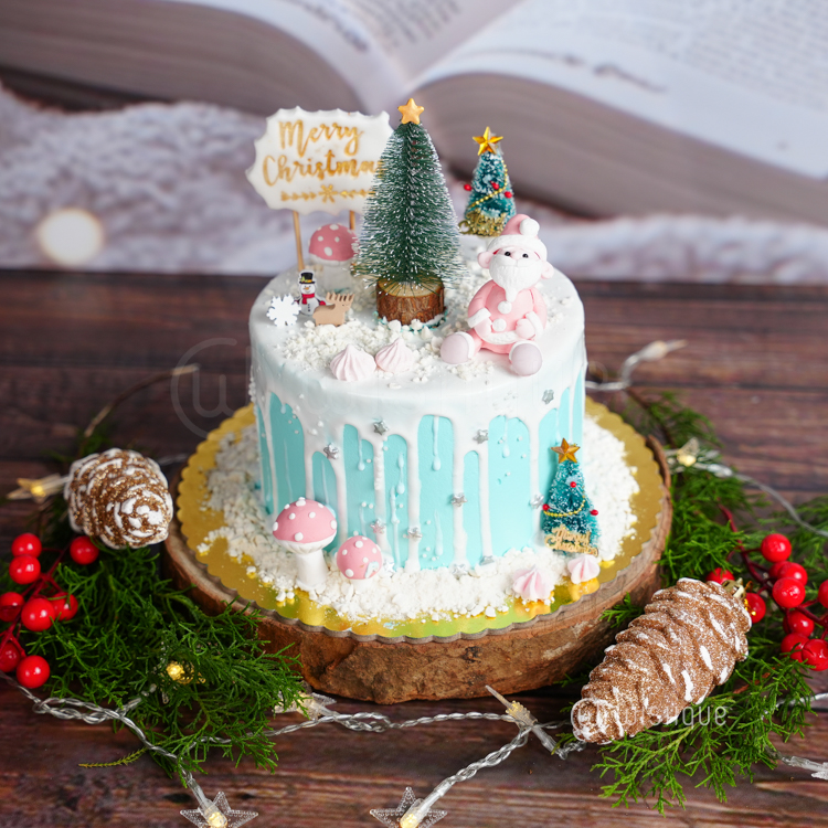 Snowfall Christmas Wonderland Chocolate Cake