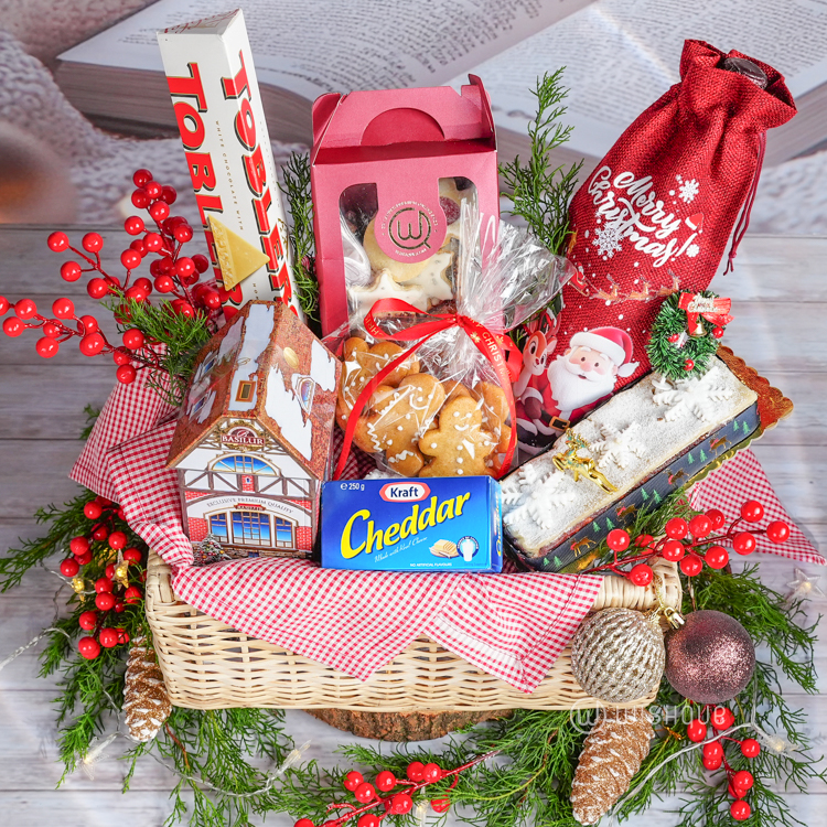 Winter Cottage Treats Hamper