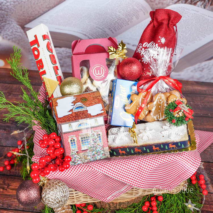 Winter Cottage Treats Hamper