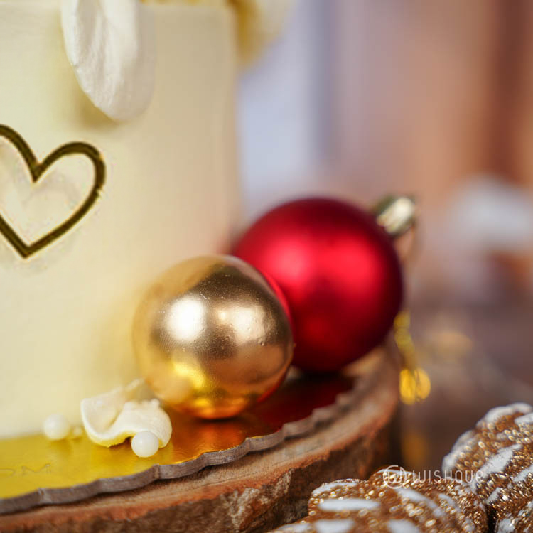 Cocoa Berry Coated Tower Cake