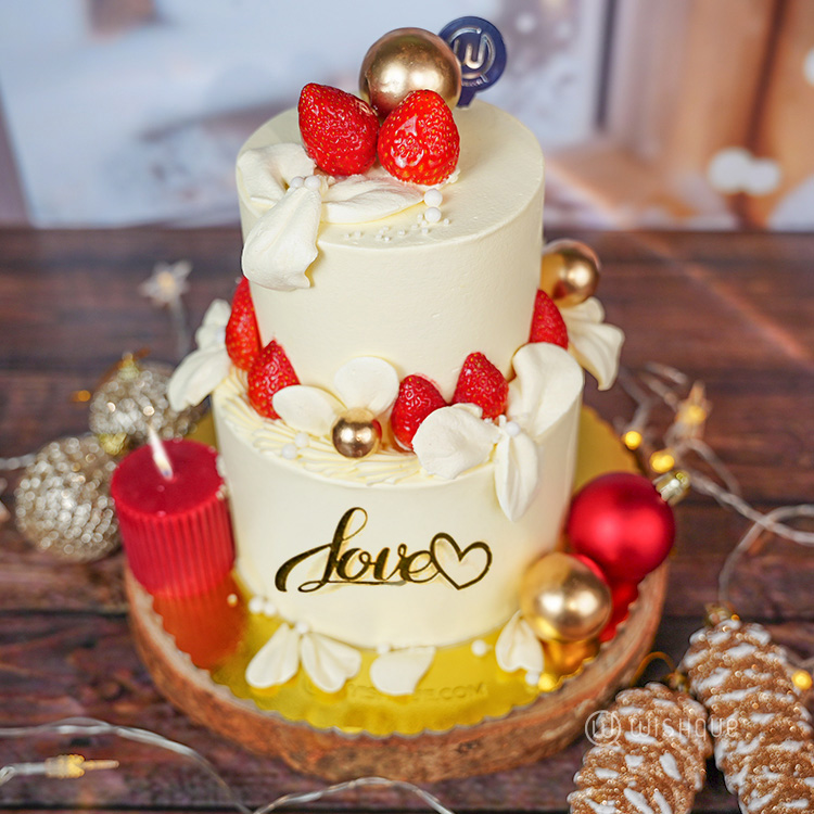 Cocoa Berry Coated Tower Cake