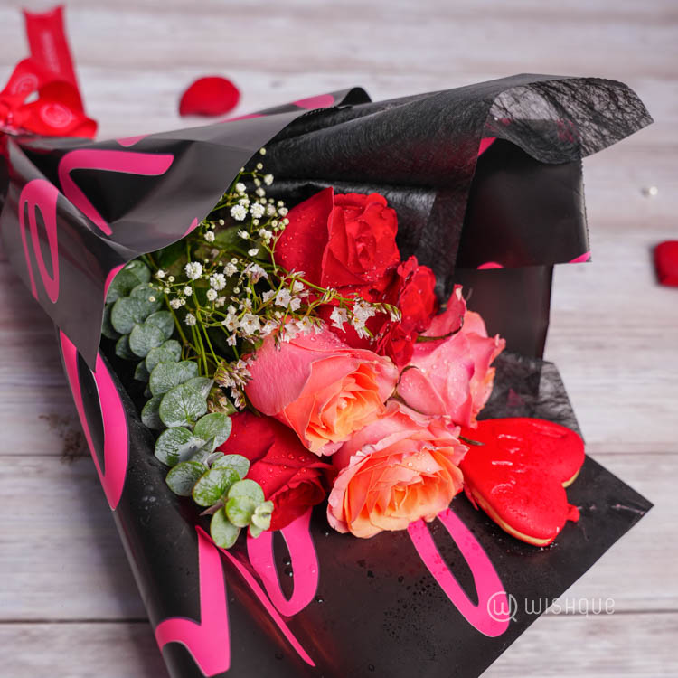 Urban Love Candy Roses Bouquet