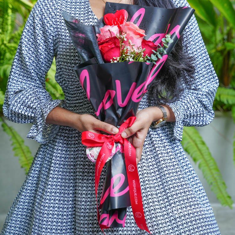 Urban Love Candy Roses Bouquet