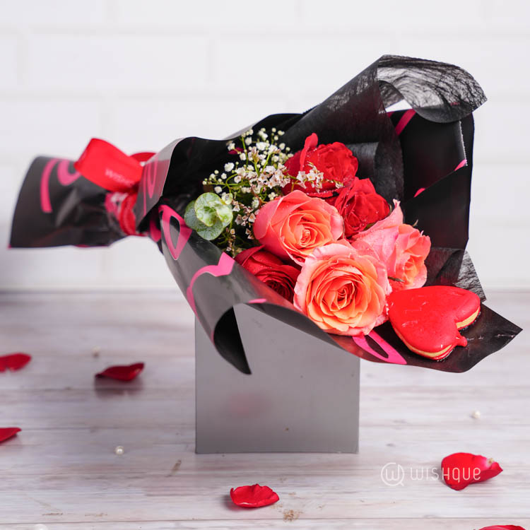 Urban Love Candy Roses Bouquet