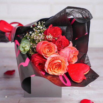 Urban Love Candy Roses Bouquet