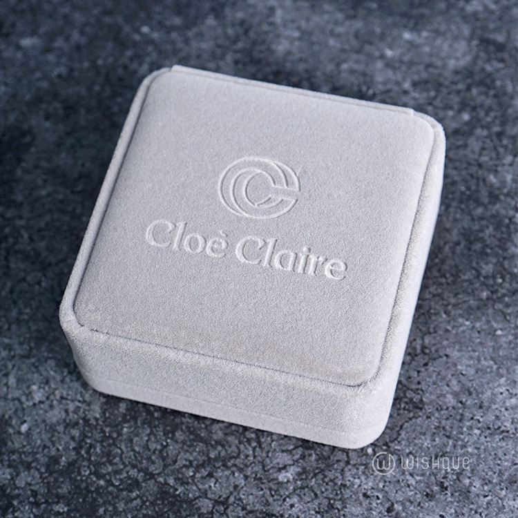 Fresh Roses & Pendant With Love Heart Box - Red