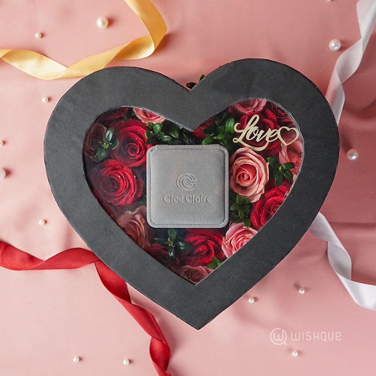 Fresh Roses & Pendant With Love Heart Box - Red