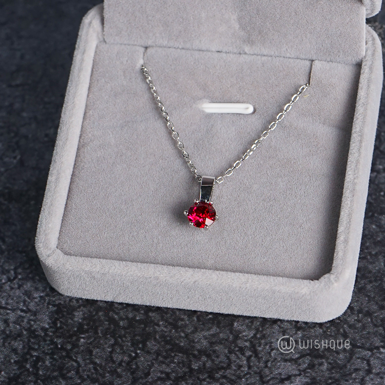 Fresh Roses & Pendant With Love Heart Box - Red