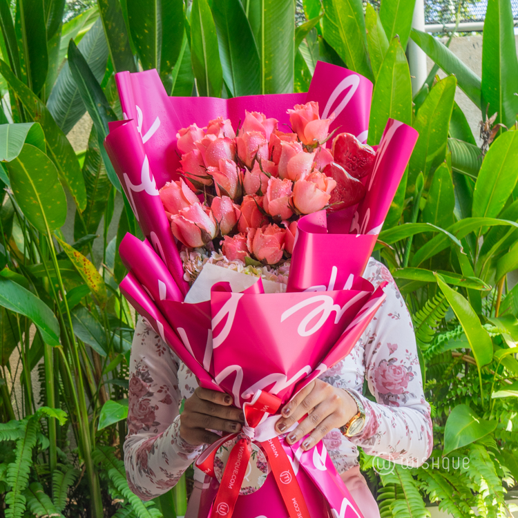 Pink Petal Roses Bouquet With Heart Cookies