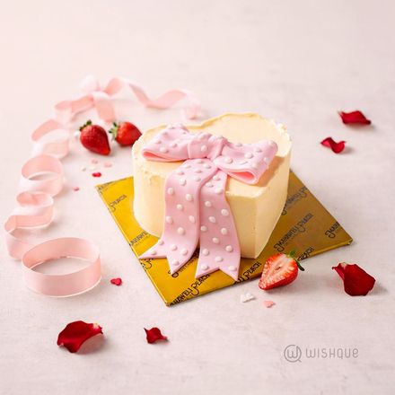 Strawberry Kiss Bento Cake