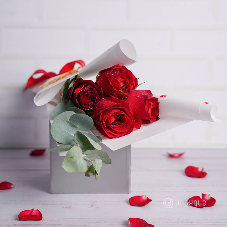 Simply Scarlet Mini Rose Bouquet