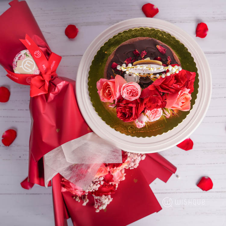 Happy Valentine's Rose Petal Gift Set