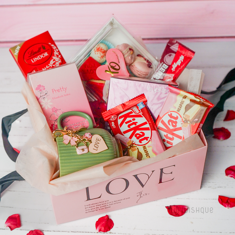 Pretty in Pink Euphoria Fragrance Gift Box