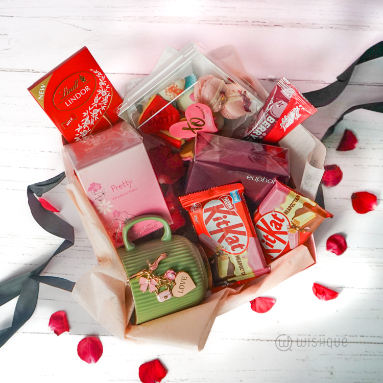 Pretty in Pink Euphoria Fragrance Gift Box