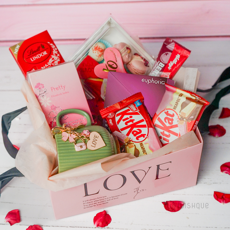 Pretty in Pink Euphoria Fragrance Gift Box