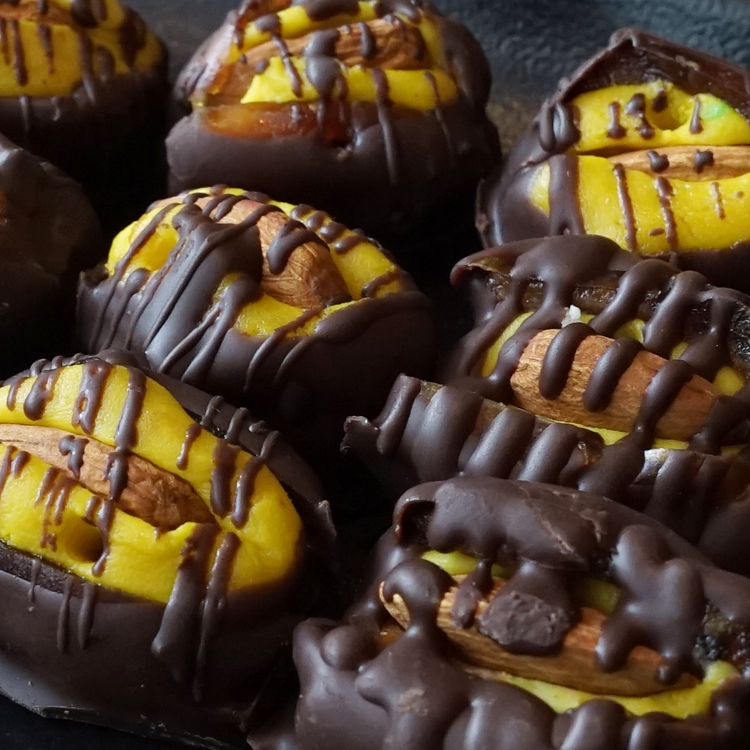 Almond Dates