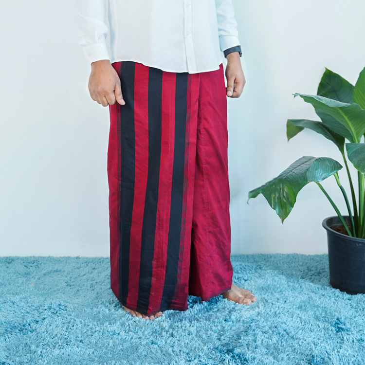 Avurudu Colour Red & Black Handloom Sarong