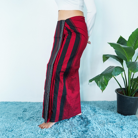 Maroon & White Line Avurudu Handloom Lungi