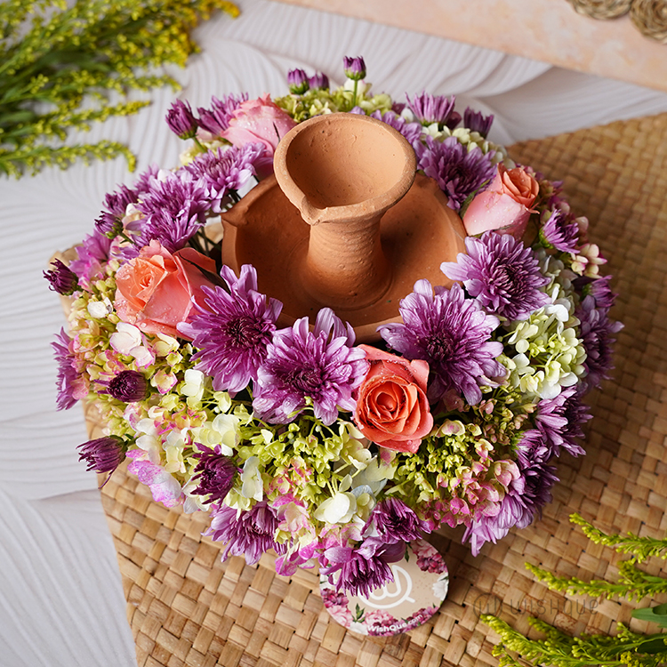 Avurudu Sparkle Clay Lamp Arrangement