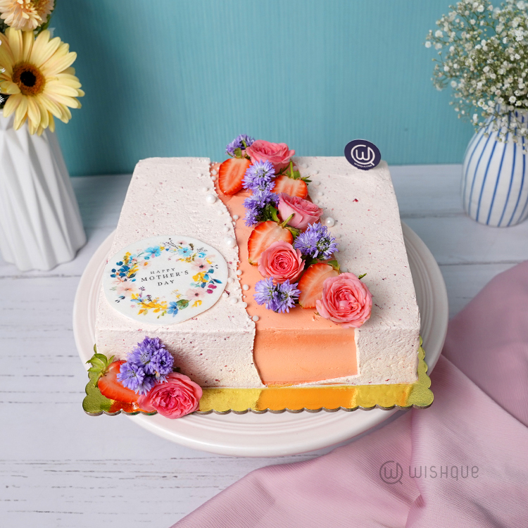 Fresh Blush Blooms Strawberry Blended Vanilla Cake