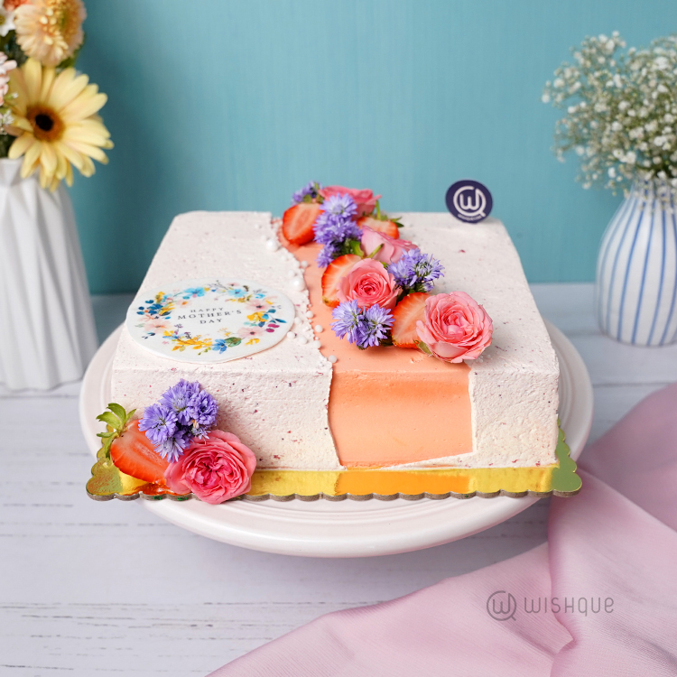 Fresh Blush Blooms Strawberry Blended Vanilla Cake