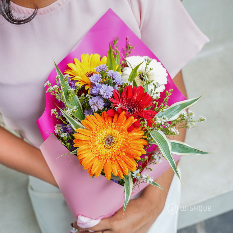 Vivid Bliss Elegant Love Bloom