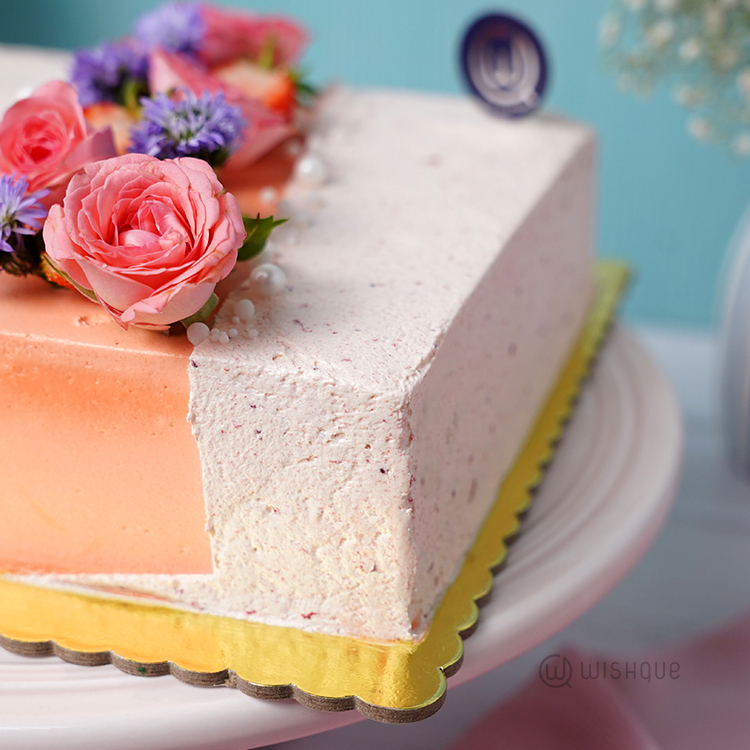 Fresh Blush Blooms Strawberry Blended Vanilla Cake